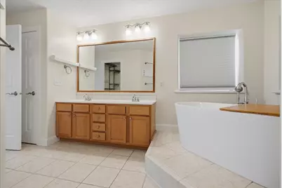 2202 Bloomingdale Road, Bloomington, IL 61705 - Photo 27