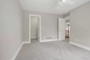 2202 Bloomingdale Rd, Bloomington, IL 61705 - Photo 33