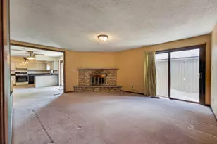 113 Ebbesen St, Dekalb, IL 60115 - Photo 7