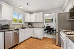 1116 Burnham Ct, Mundelein, IL 60060 - Photo 7