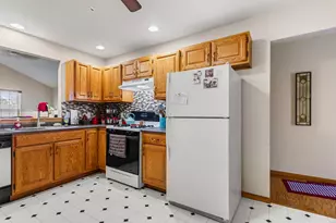 709 Erin Dr, Champaign, IL 61822 - Photo 11