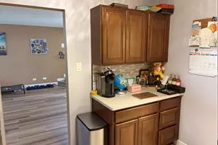 11211 Sycamore Ln, Palos Hills, IL 60465 - Photo 13