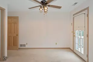 572 Bradbury Ln, Geneva, IL 60134 - Photo 17