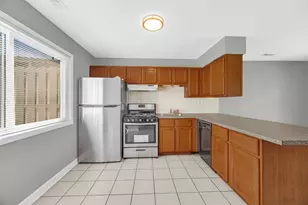 847 Oxford Pl, Wheeling, IL 60090 - Photo 5