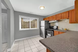 847 Oxford Pl, Wheeling, IL 60090 - Photo 7