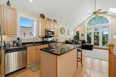 1717 W Nelson Avenue #3, Chicago, IL 60657 - Photo 9