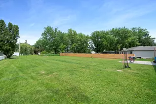 1010 Suzy St, Lake Holiday, IL 60548 - Photo 25