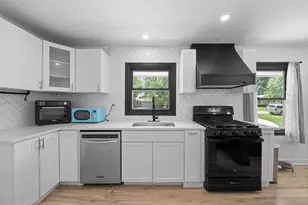 1010 Suzy St, Lake Holiday, IL 60548 - Photo 9