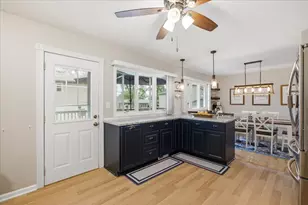 1049 E Fosket Dr, Palatine, IL 60074 - Photo 5