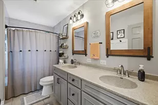 1049 E Fosket Dr, Palatine, IL 60074 - Photo 13