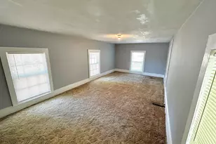 307 Washington St, Rockford, IL 61104 - Photo 3