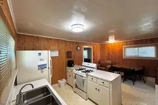 307 Washington St, Rockford, IL 61104 - Photo 11