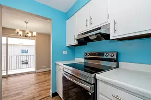 4113 W 97th Pl, Oak Lawn, IL 60453 - Photo 9