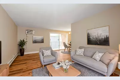 4113 W 97th Place #303, Oak Lawn, IL 60453 - Photo 3