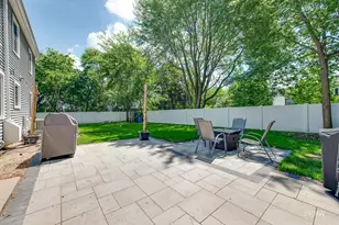 1581 Madison Ave, Saint Charles, IL 60174 - Photo 3