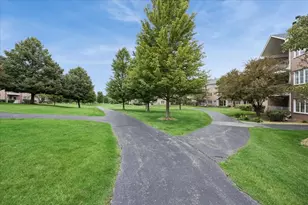 11525 Settlers Pond Way, Orland Park, IL 60467 - Photo 15
