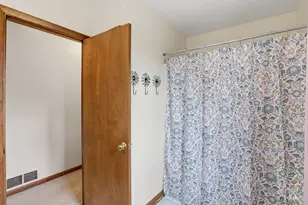403 South St, Crescent City, IL 60928 - Photo 23