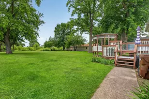 209 S East St, Gardner, IL 60424 - Photo 25