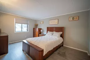 10501 S Highland Ave, Worth, IL 60482 - Photo 5
