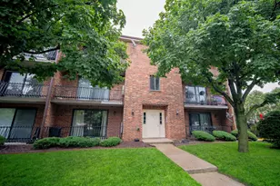 10501 S Highland Ave, Worth, IL 60482 - Photo 1