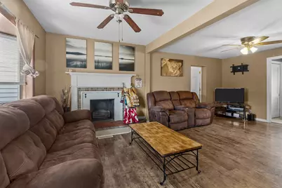 404 W Burbank Street, Harvard, IL 60033 - Photo 7