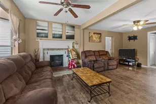 404 W Burbank St, Harvard, IL 60033 - Photo 7