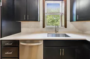 858 N Wolcott Ave, Chicago, IL 60622 - Photo 9