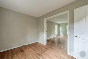 1612 Harris Ln, Naperville, IL 60565 - Photo 7