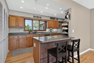 700 E Turner Ave, Roselle, IL 60172 - Photo 5