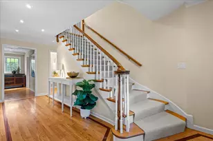 520 Greenwood Ave, Kenilworth, IL 60043 - Photo 3