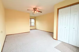 700 Warrior Dr, Round Lake Heights, IL 60073 - Photo 7