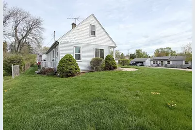 700 Warrior Drive, Round Lake Heights, IL 60073 - Photo 17