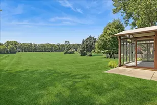 1108 Wellington Ave, Libertyville, IL 60048 - Photo 3