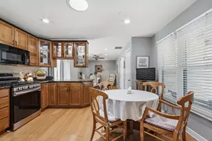 458 Nantucket Rd, Naperville, IL 60565 - Photo 7