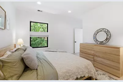 1700 W Summerdale Avenue #2, Chicago, IL 60640 - Photo 11