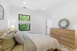 1700 W Summerdale Ave, Chicago, IL 60640 - Photo 11