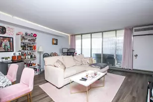 300 N State St, Chicago, IL 60654 - Photo 3