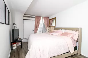 300 N State St, Chicago, IL 60654 - Photo 9
