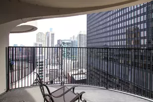 300 N State St, Chicago, IL 60654 - Photo 11