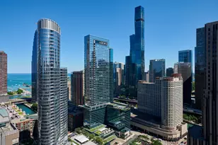 240 E Illinois St, Chicago, IL 60611 - Photo 13