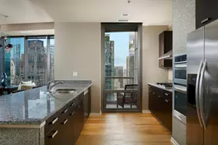 240 E Illinois St, Chicago, IL 60611 - Photo 3
