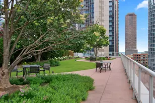 240 E Illinois St, Chicago, IL 60611 - Photo 23