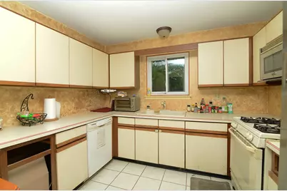 1810 Howe Lane, Hanover Park, IL 60133 - Photo 9