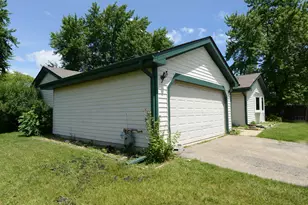 1810 Howe Ln, Hanover Park, IL 60133 - Photo 23