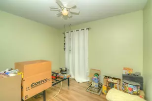 1810 Howe Ln, Hanover Park, IL 60133 - Photo 15