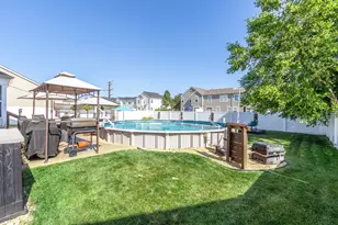 1806 Wintercrest Ct, Shorewood, IL 60404 - Photo 3