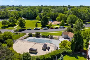 375 Juniper Tree Ct, Hoffman Estates, IL 60169 - Photo 29