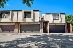 375 Juniper Tree Ct, Hoffman Estates, IL 60169 - Photo 3