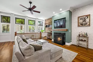 1020 W Roscoe St, Chicago, IL 60657 - Photo 5