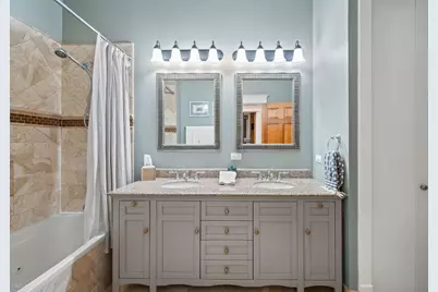 1020 W Roscoe Street #1W, Chicago, IL 60657 - Photo 23
